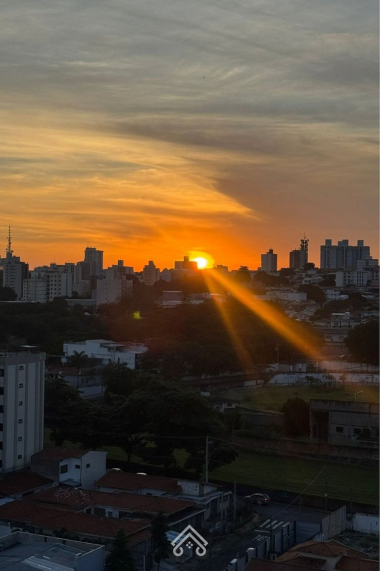 Silêncio, Design e Vaga à 5min do Centro | LYVVO
